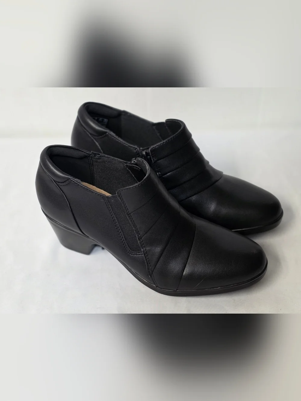 Clarks Emily 2 Pearl Black Leather Ankle Booties Womens Size 7
